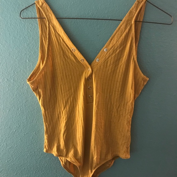 BRAND NEW Fashion nova body suit! - Picture 2 of 3